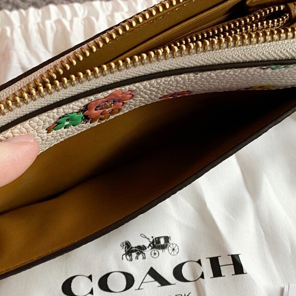 NWT Coach Wildflowers Leather Continental Wallet - Picture 4 of 5